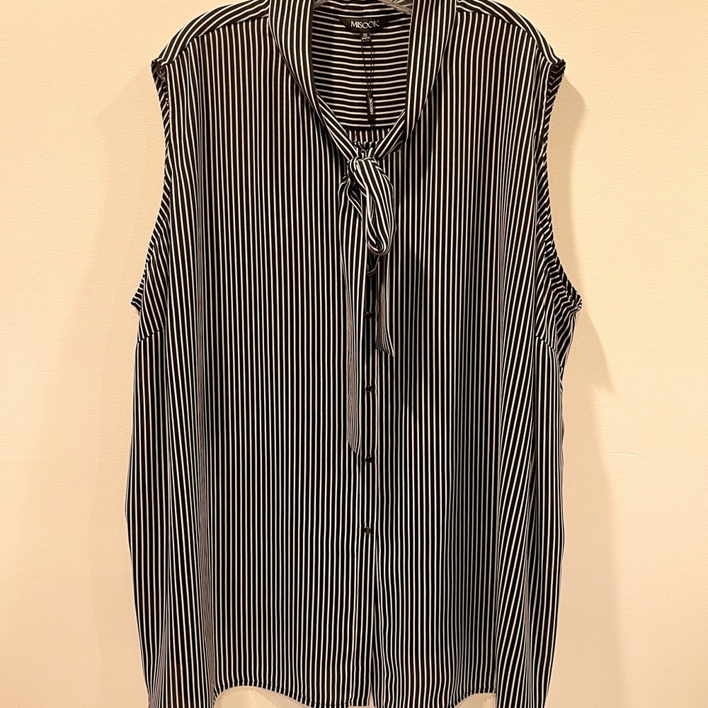 NWT Misook sleeveless Top